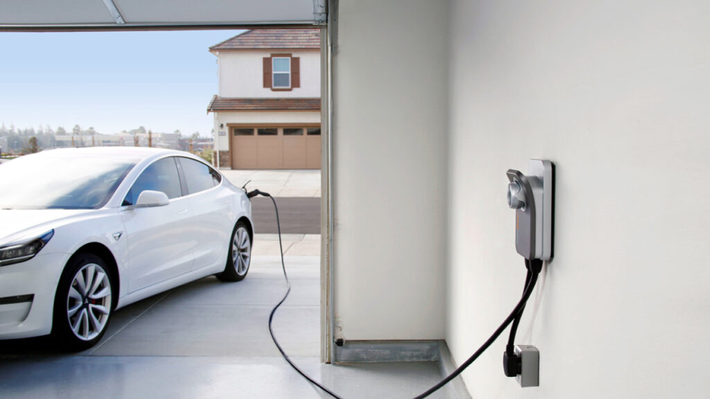 Moveable-electric-charge-ev-charging-point-vehicle-at-home-moving-tips